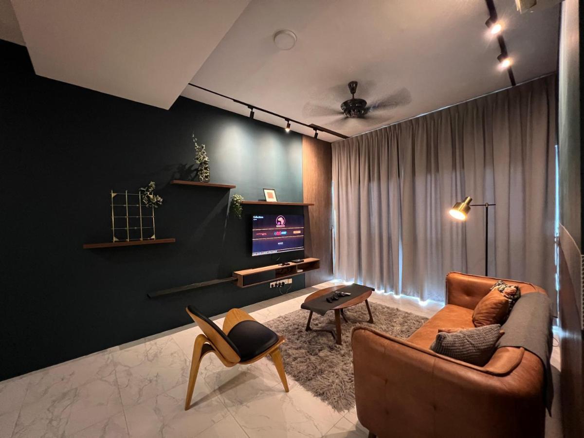 Big Space Imperial Boulevard Mall Apartment Kuching